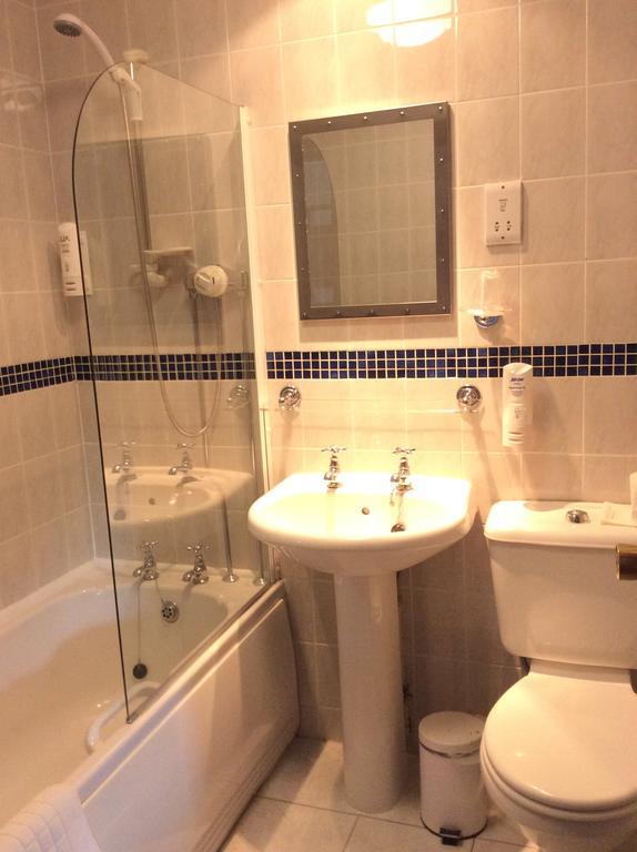 Briars Hall Hotel Burscough Chambre photo